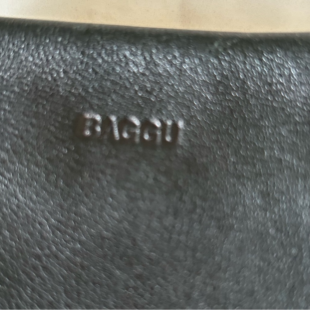 BAGGU Milled Leather Phone Sling Bag in Black. Minimalist & Modern. - Picture 3 of 9